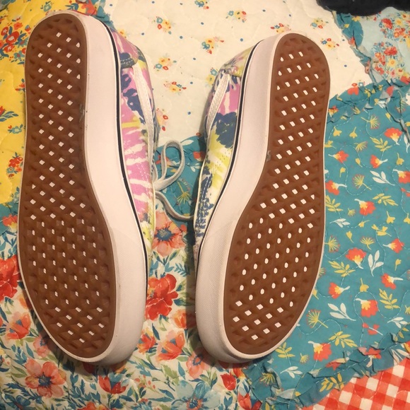 Vans - Picture 4 of 5